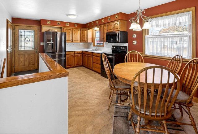 49 FAIRWAY COURT, Appleton, WI 54915