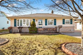 49 FAIRWAY COURT, Appleton, WI 54915