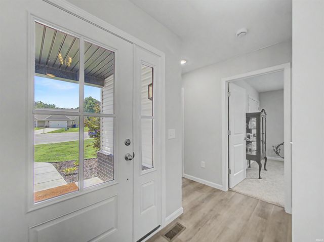 5502 Hillside Trail, Newburgh, IN 47630