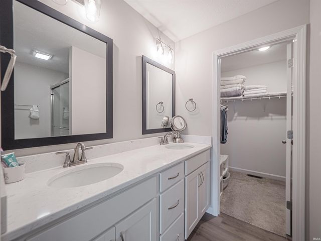 5502 Hillside Trail, Newburgh, IN 47630