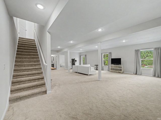 5502 Hillside Trail, Newburgh, IN 47630