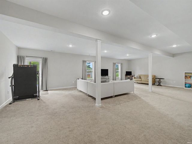 5502 Hillside Trail, Newburgh, IN 47630