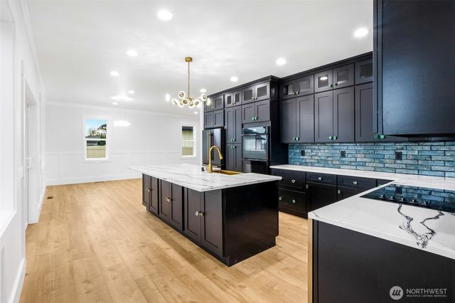 1515 W Lakeside Dr, Moses Lake, WA 98837