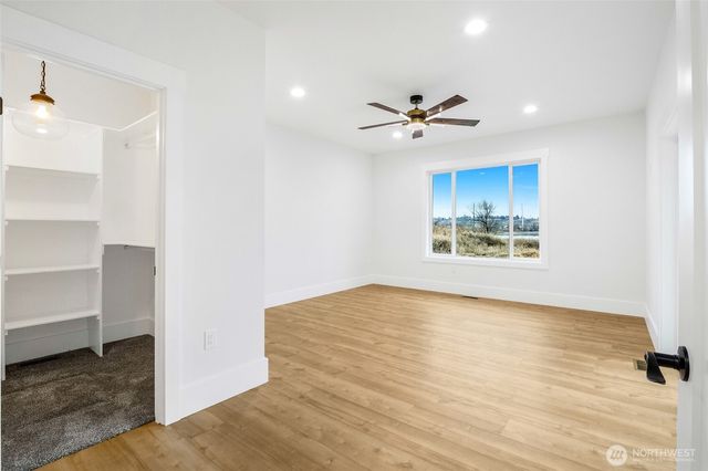 1515 W Lakeside Dr, Moses Lake, WA 98837