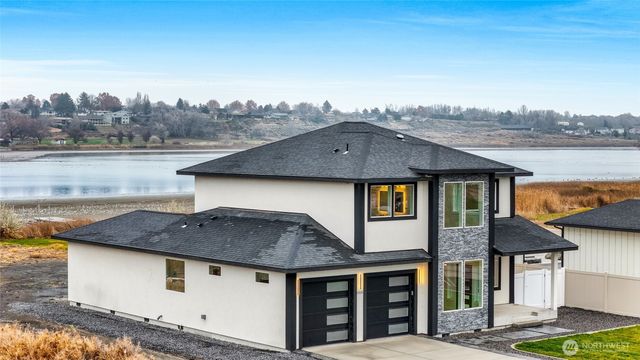1515 W Lakeside Dr, Moses Lake, WA 98837