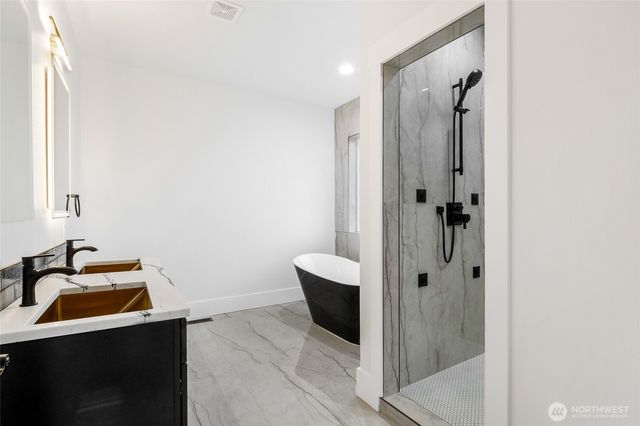 1515 W Lakeside Dr, Moses Lake, WA 98837