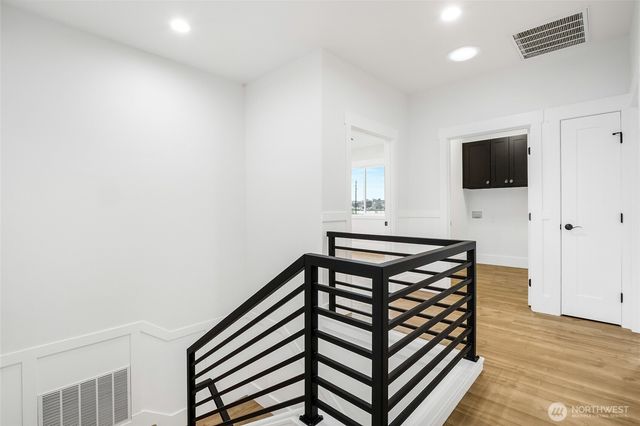 1515 W Lakeside Dr, Moses Lake, WA 98837