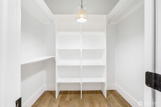 1515 W Lakeside Dr, Moses Lake, WA 98837