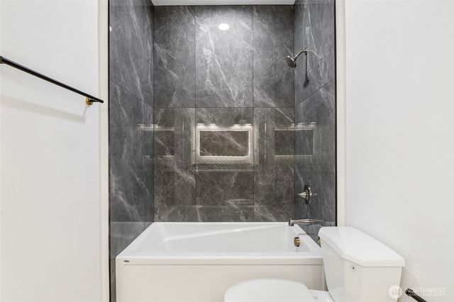 1515 W Lakeside Dr, Moses Lake, WA 98837