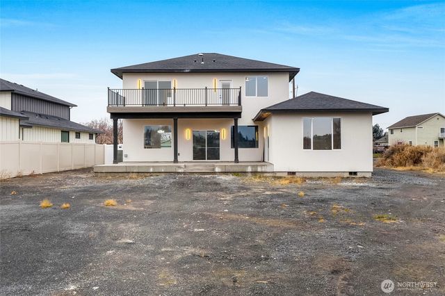 1515 W Lakeside Dr, Moses Lake, WA 98837