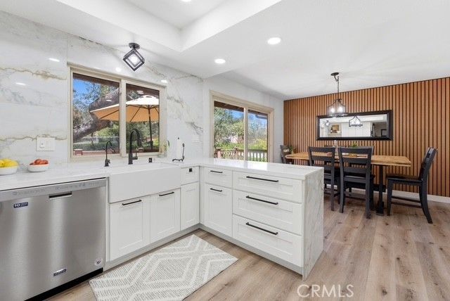 10658 Meadow Glen E, Escondido, CA 92026