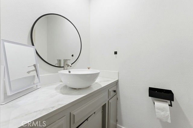 10658 Meadow Glen E, Escondido, CA 92026