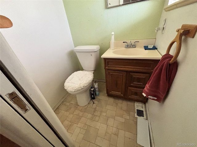 7600 S Kit Carson Dr, Centennial, CO 80122