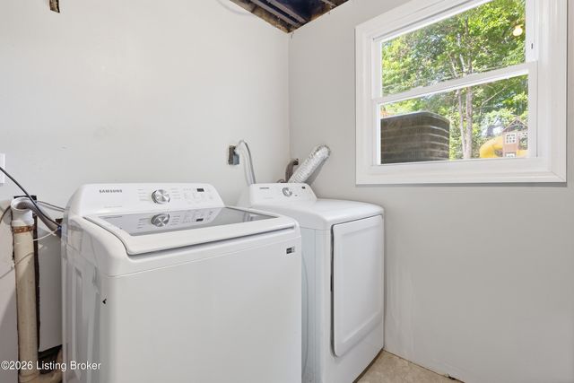 12007 Halifax Dr, Louisville, KY 40245