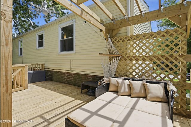 12007 Halifax Dr, Louisville, KY 40245
