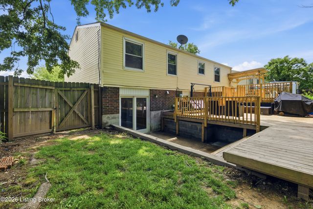12007 Halifax Dr, Louisville, KY 40245