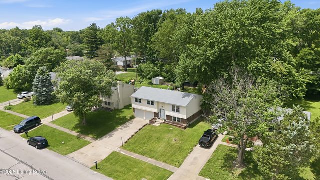 12007 Halifax Dr, Louisville, KY 40245