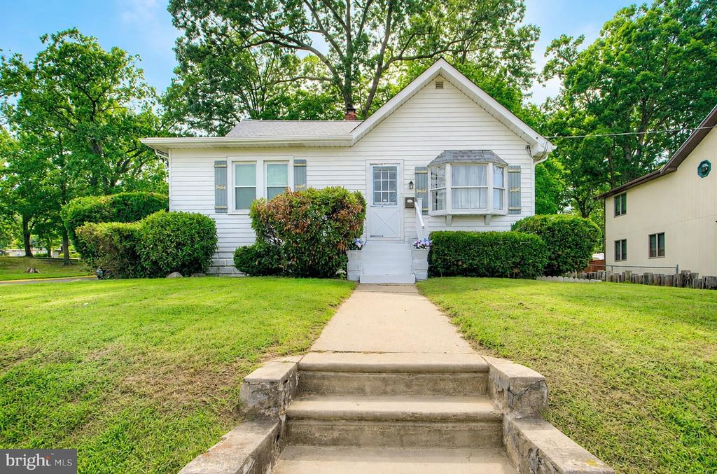 102 WOODLYNNE AVE, Pitman, NJ 08071