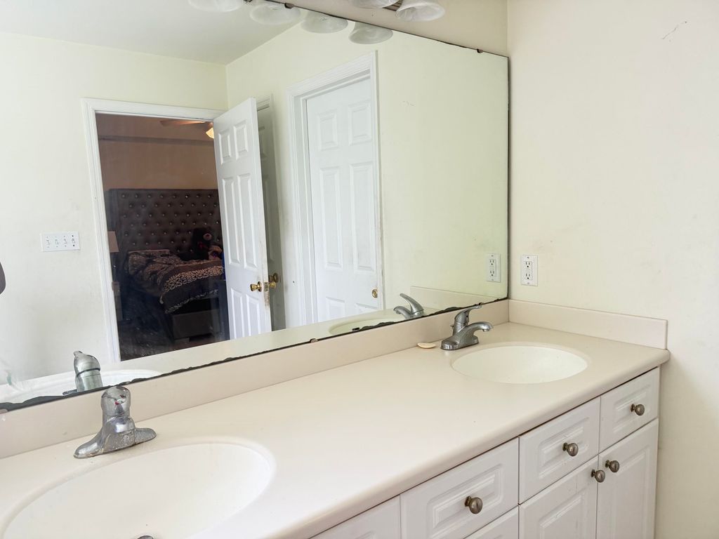 Image 18 of property listing at 2648 Heathrow Drive, Tallahassee, FL 32312