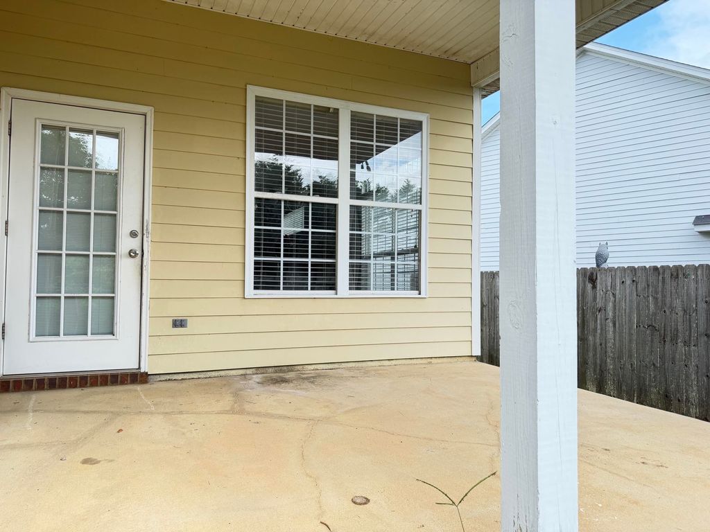 Image 3 of property listing at 2648 Heathrow Drive, Tallahassee, FL 32312