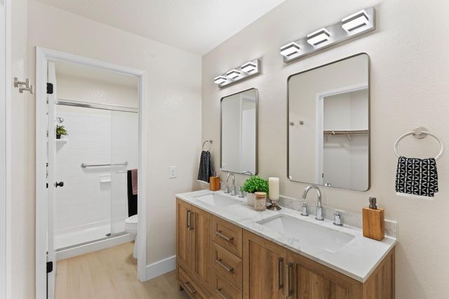 223 River Run Cir, Sacramento, CA 95833