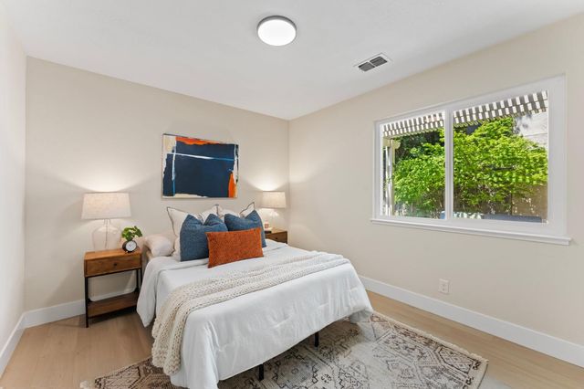 223 River Run Cir, Sacramento, CA 95833