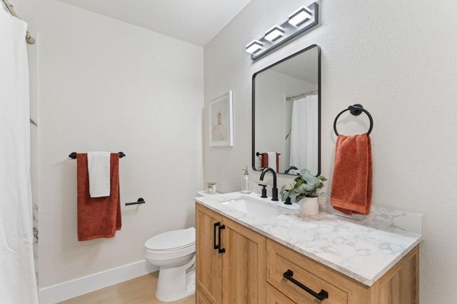 223 River Run Cir, Sacramento, CA 95833