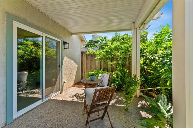 223 River Run Cir, Sacramento, CA 95833