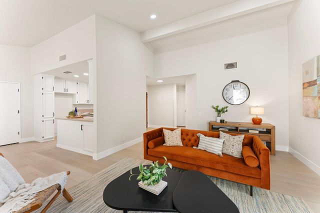 223 River Run Cir, Sacramento, CA 95833