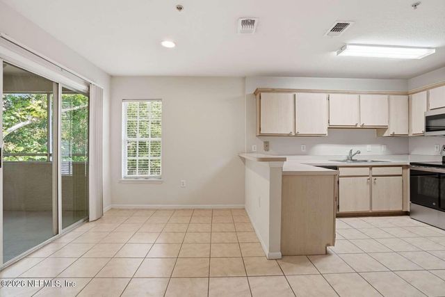 1655 THE GREENS Way 3224, Jacksonville Beach, FL 32250