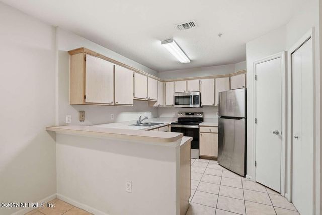 1655 THE GREENS Way 3224, Jacksonville Beach, FL 32250