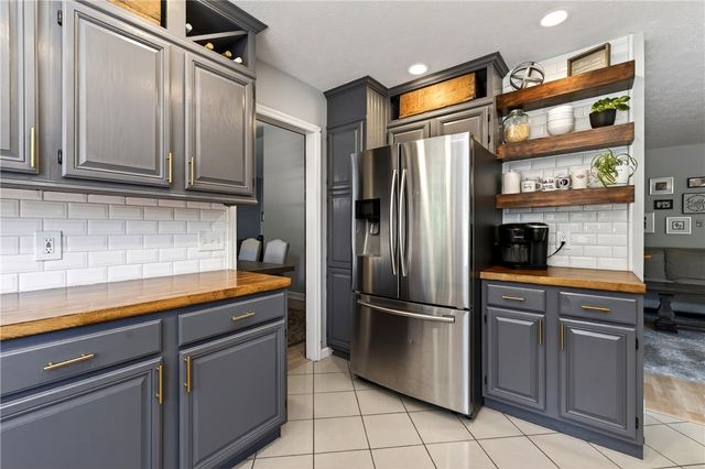 9701 Wax Wing Point, Washington Twp, OH 45458