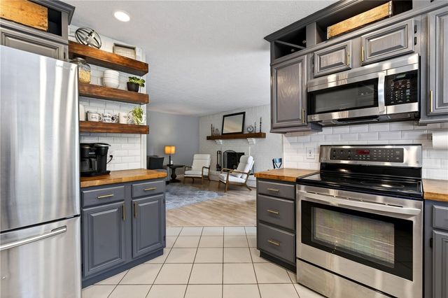 9701 Wax Wing Point, Washington Twp, OH 45458