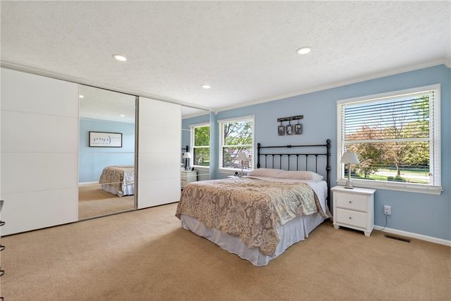 9701 Wax Wing Point, Washington Twp, OH 45458