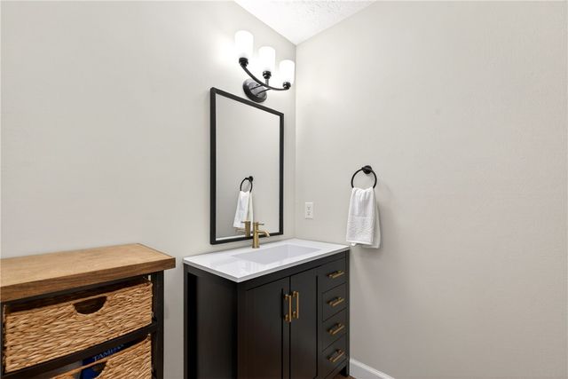 9701 Wax Wing Point, Washington Twp, OH 45458