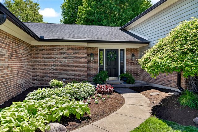 9701 Wax Wing Point, Washington Twp, OH 45458