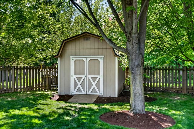 9701 Wax Wing Point, Washington Twp, OH 45458