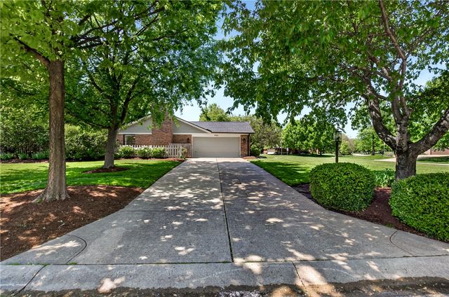 9701 Wax Wing Point, Washington Twp, OH 45458