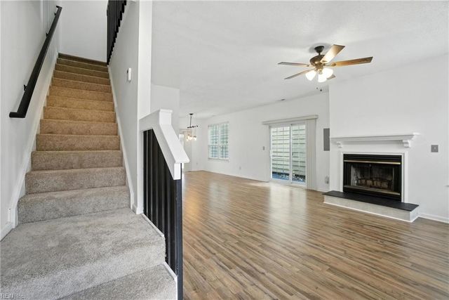 4825 Haymarket DR, Virginia Beach, VA 23462
