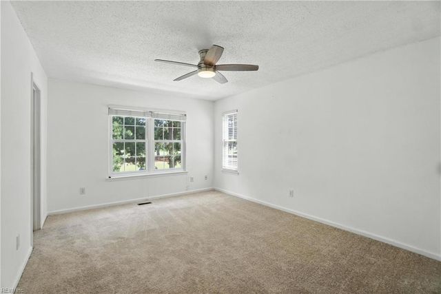 4825 Haymarket DR, Virginia Beach, VA 23462