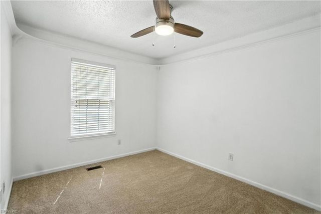4825 Haymarket DR, Virginia Beach, VA 23462