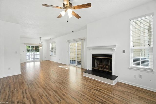 4825 Haymarket DR, Virginia Beach, VA 23462