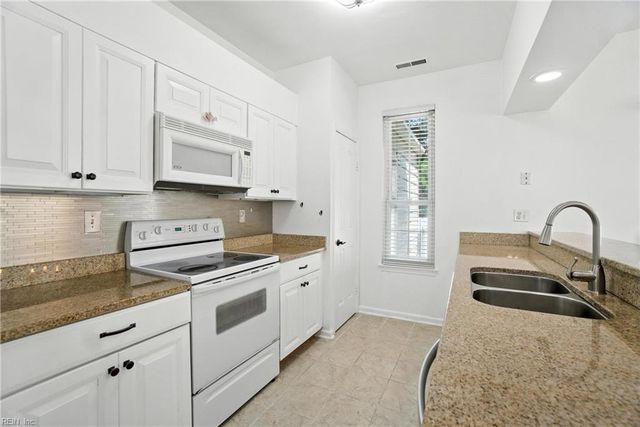 4825 Haymarket DR, Virginia Beach, VA 23462