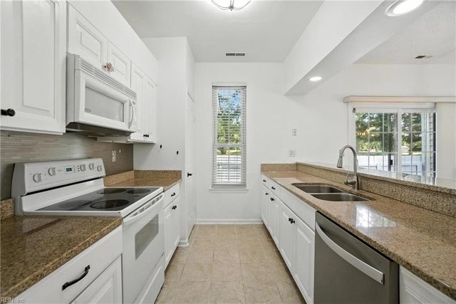 4825 Haymarket DR, Virginia Beach, VA 23462