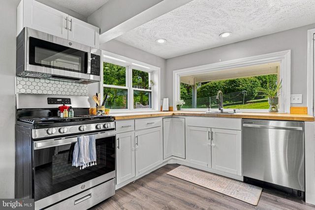 1405 ANDMORE ST, Morgantown, WV 26505