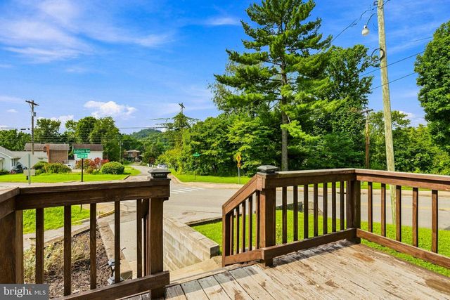 1405 ANDMORE ST, Morgantown, WV 26505