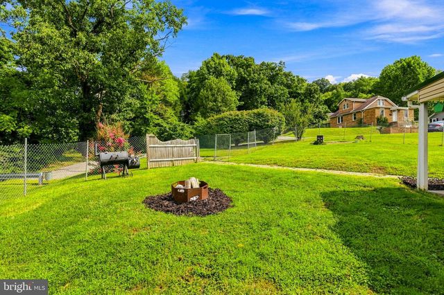1405 ANDMORE ST, Morgantown, WV 26505