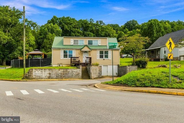 1405 ANDMORE ST, Morgantown, WV 26505