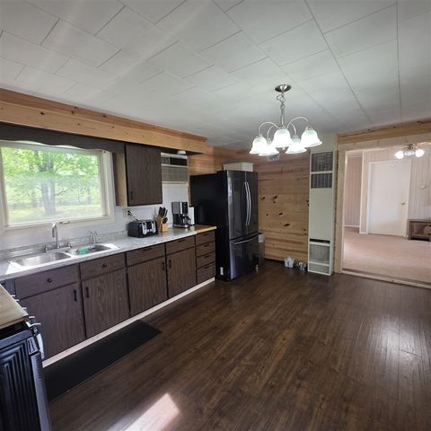 7274 N Oceana Drive, Hart, MI 49420