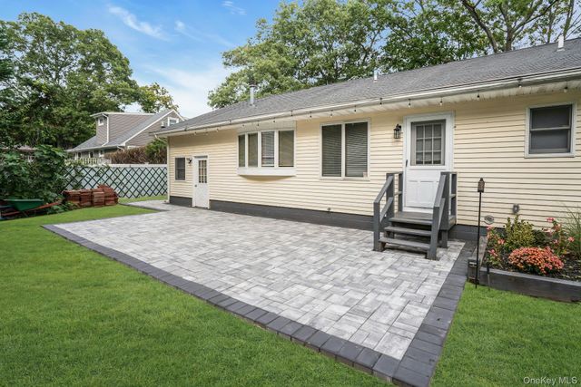 26 Williams Avenue, Holtsville, NY 11742